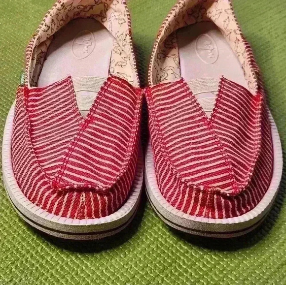 Sanuk slip on casual flat loafer shoes red and white stretch size 8USA - Picture 7 of 14